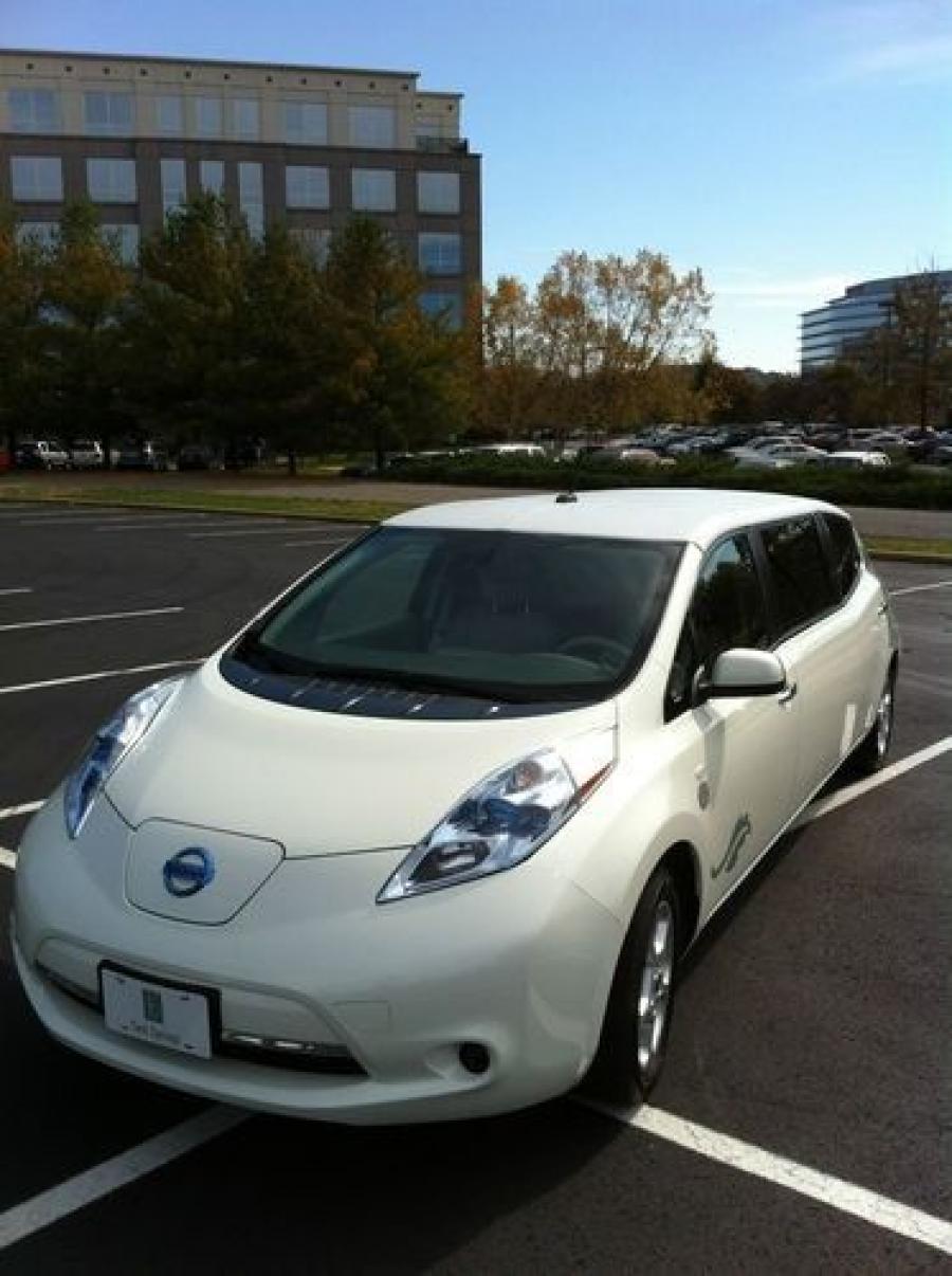  Nissan Leaf Stretch Limousine 2012 года  (фото 3 из 24)